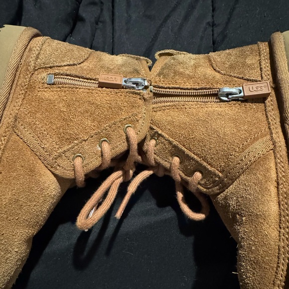 UGG Nuemel Boys Cozy Boot - Picture 3 of 9